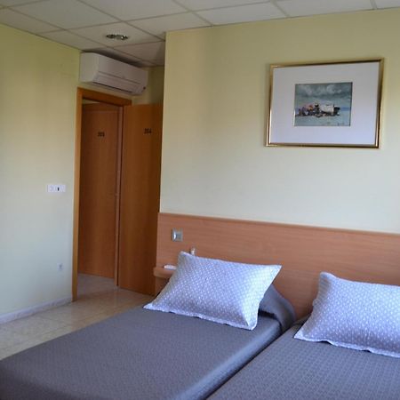 Hostal Bartis فيغيريس الغرفة الصورة