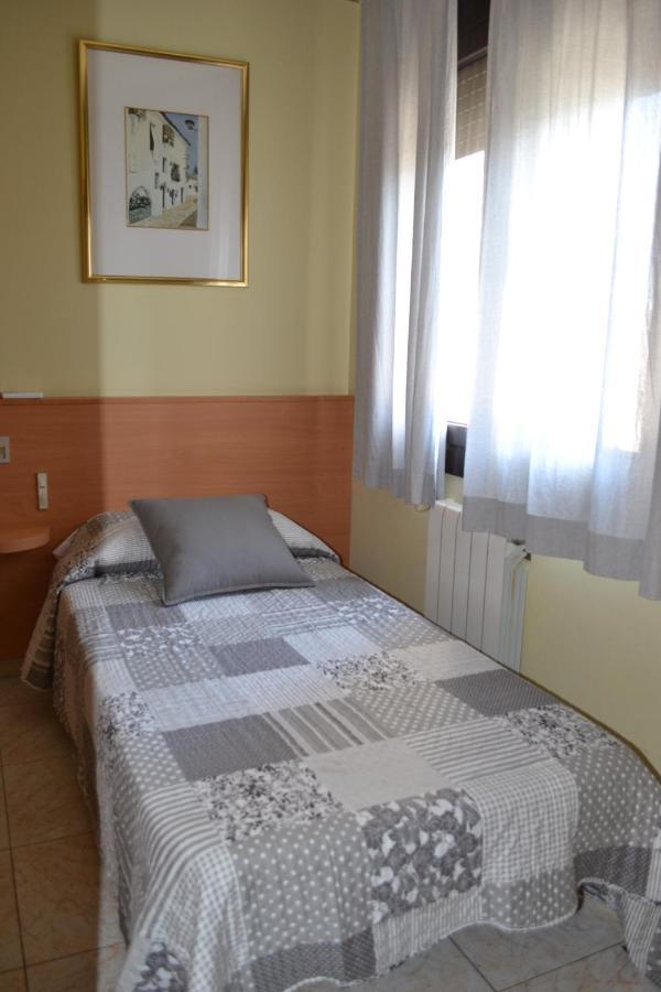 Hostal Bartis فيغيريس المظهر الخارجي الصورة