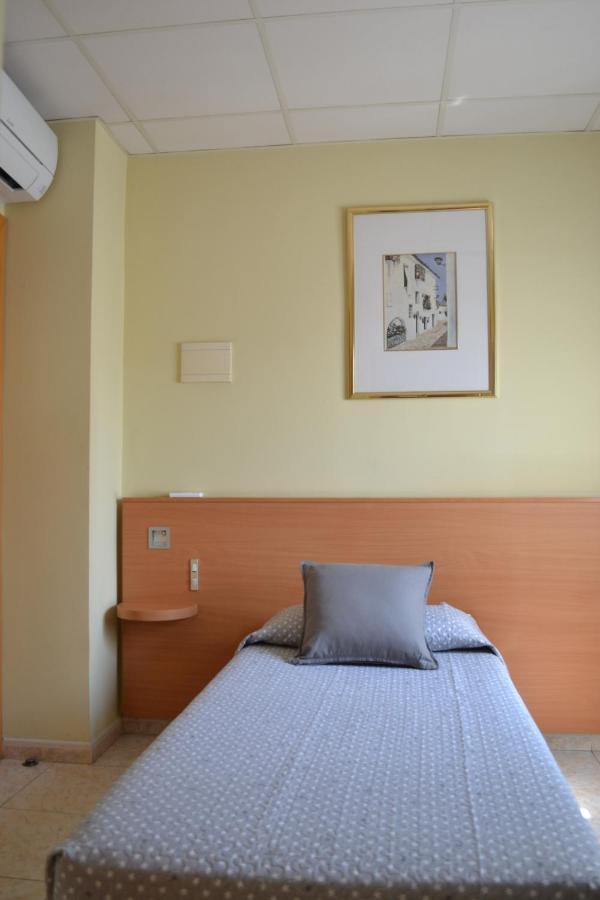 Hostal Bartis فيغيريس الغرفة الصورة