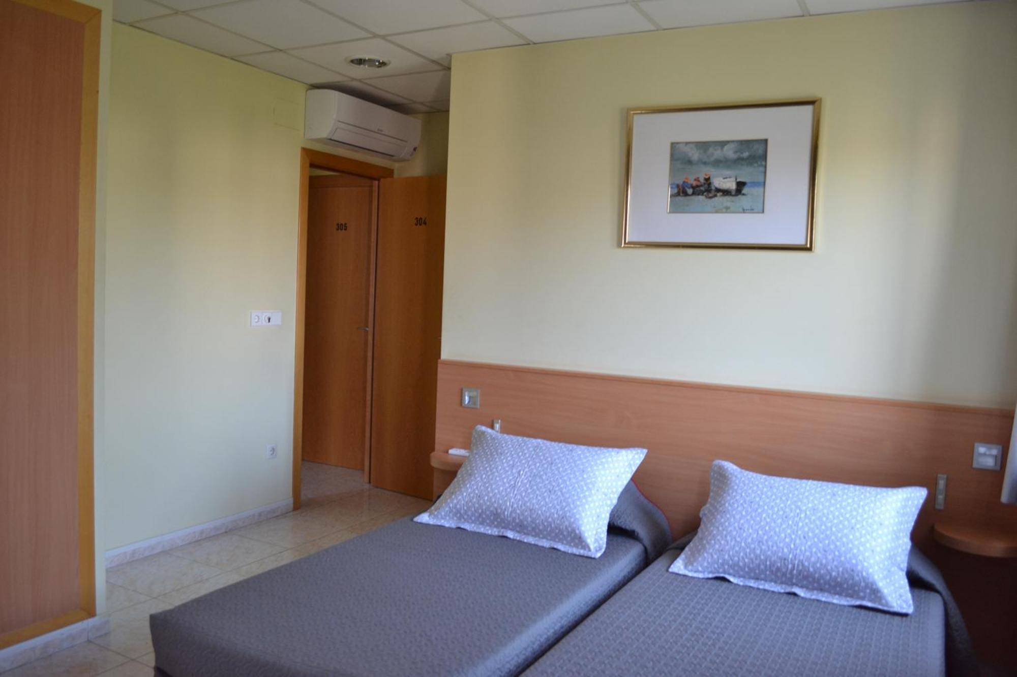 Hostal Bartis فيغيريس الغرفة الصورة